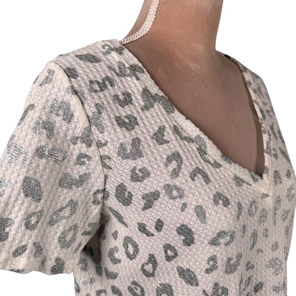 BIBI Waffle Knit Top Womens Small Silver Glitter Leopard Print V-Neck New W/Tags - Picture 4 of 10
